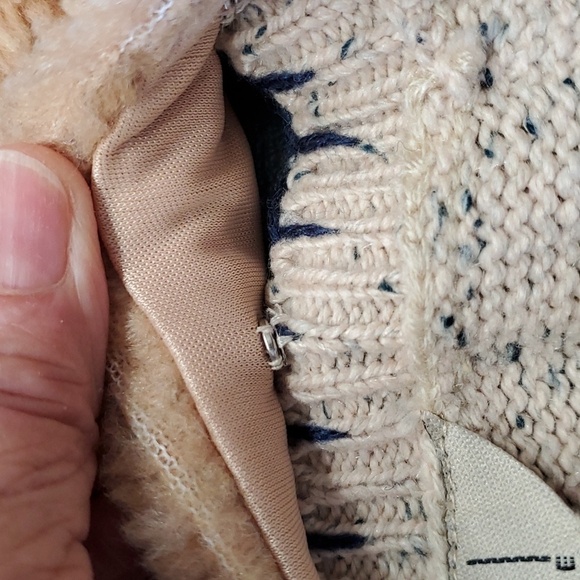 TEDDI, vest with removable faux fur‎ collar. Enbroidery zipper closure PM - Picture 10 of 11